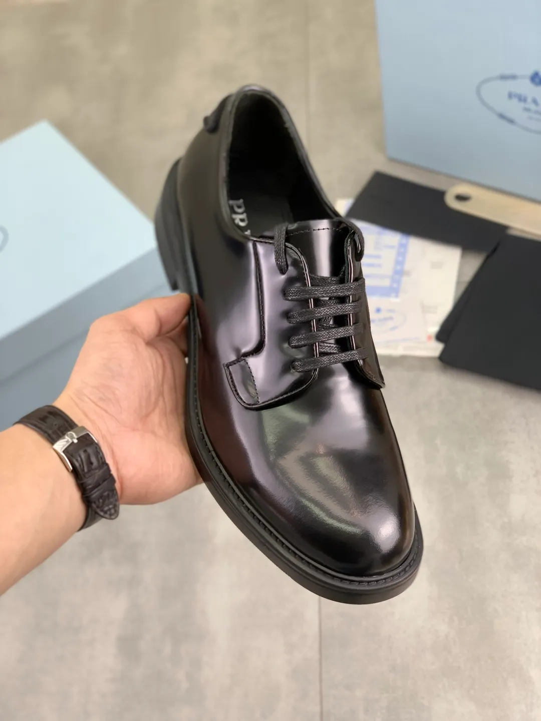 Men's Men's Shoes💰P640💰[New Style] High Quality Water-dyed Niuli 🆘[PRADA] Prada's latest casual business leather shoes for men! Listed simultaneously! The fabric is made of specially imported original calfskin, and the interior is made of imported water-dyed cowhide. It is absolutely luxurious and leads the fashion trend. High-end combination rubber outsole, size: 38-44 (45 and 46 can be customized) 3️⃣ colors available